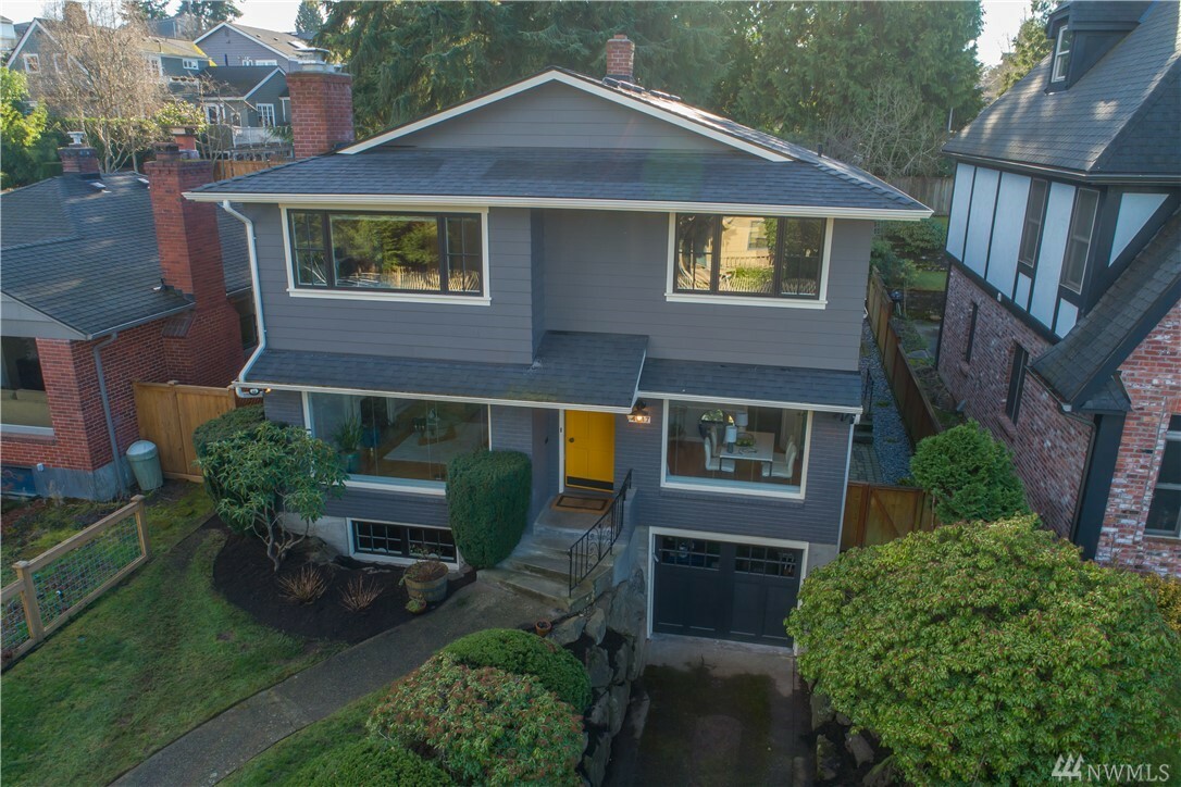 Property Photo:  4017 W Bertona St  WA 98199 