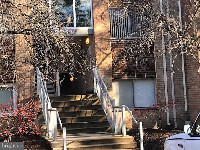 Property Photo: 2911 Charing Cross Road 4 VA 22042