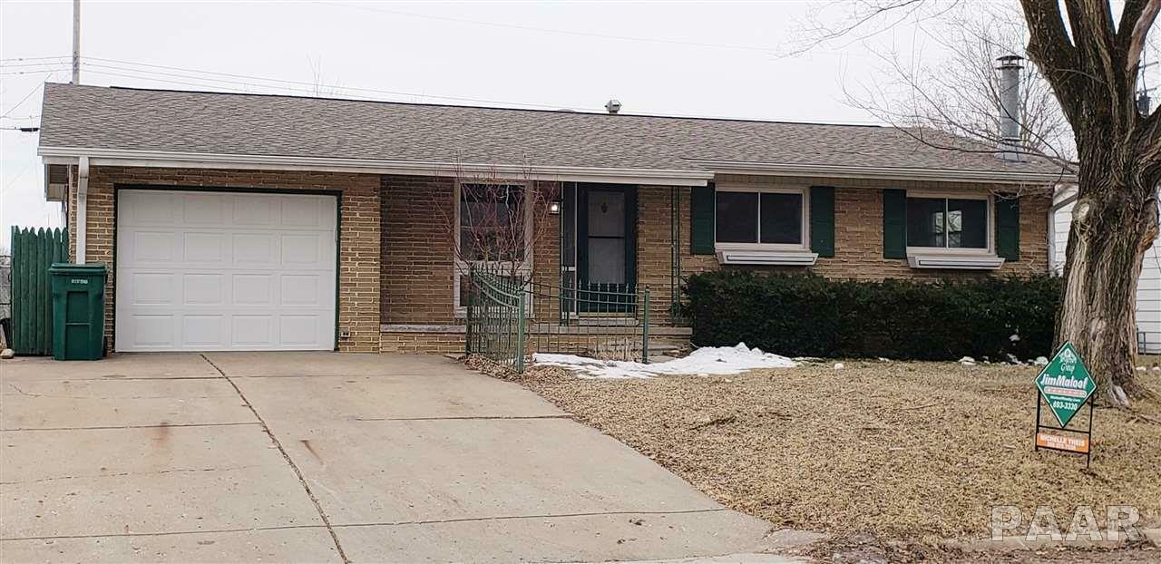 Property Photo:  310 Dundee  IL 61611 