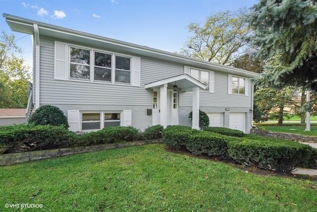 Property Photo: 7 East Jackson Street IL 60181