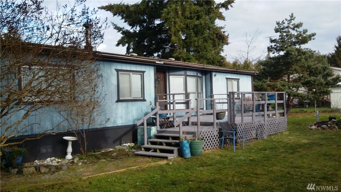 Property Photo:  941 Falcon Rd  WA 98282 