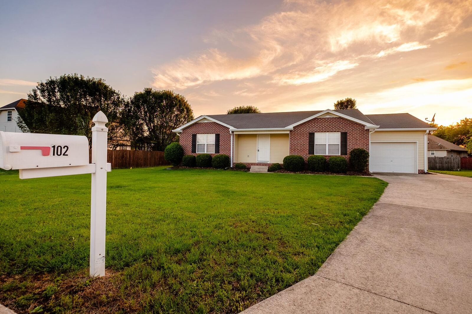 Property Photo:  102 Kelsie Cir  TN 37087 