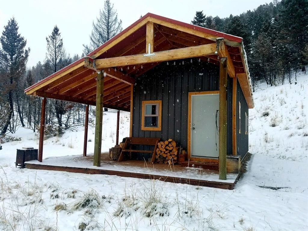 Property Photo:  391 Pioneer Road  MT 59752 