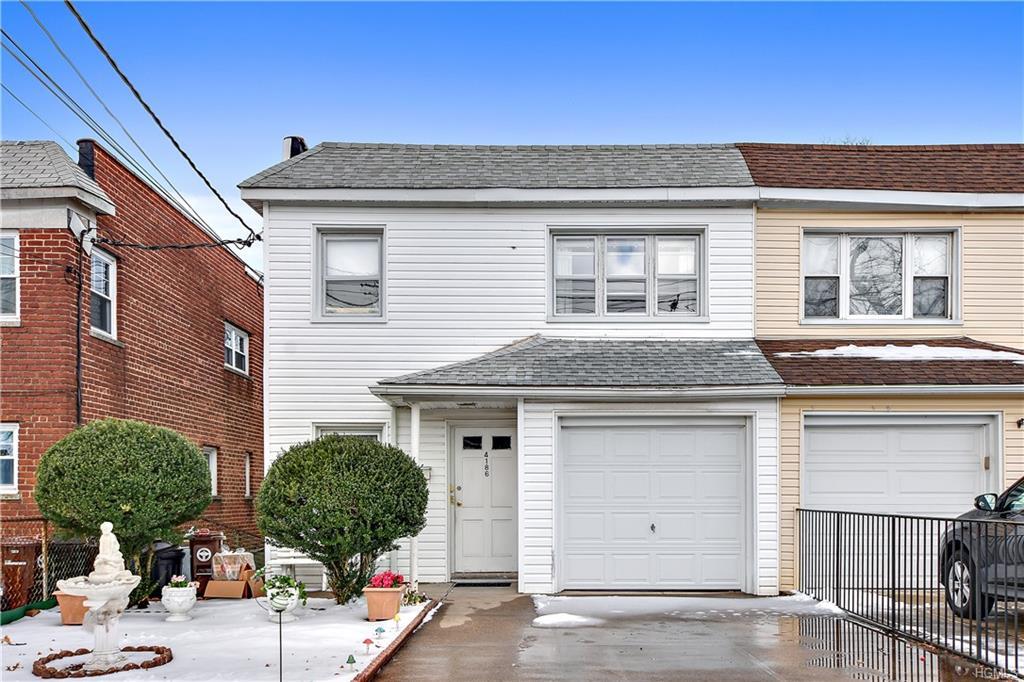 Property Photo: 4186 East Tremont Avenue NY 10465