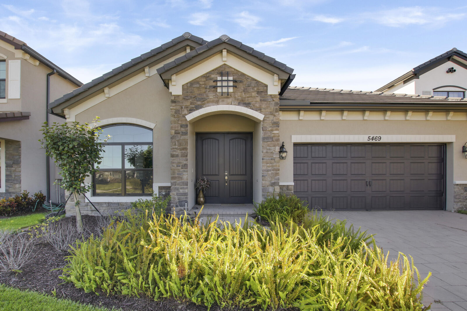 Property Photo:  5469 Sandbirch Way  FL 33463 