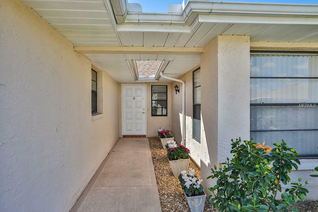 Property Photo:  1622 Faxton Drive  FL 33573 