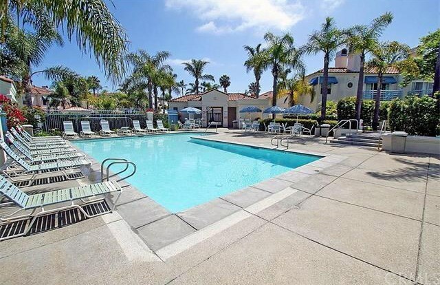 Property Photo:  415 Townsquare Lane 302  CA 92648 