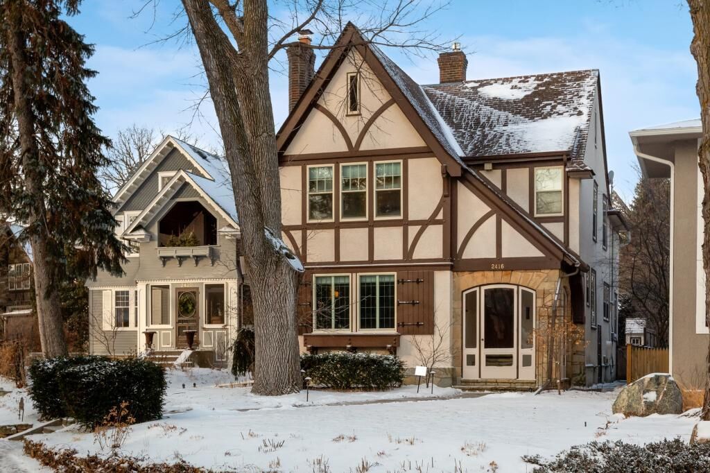 Property Photo:  2416 Sheridan Avenue S  MN 55405 