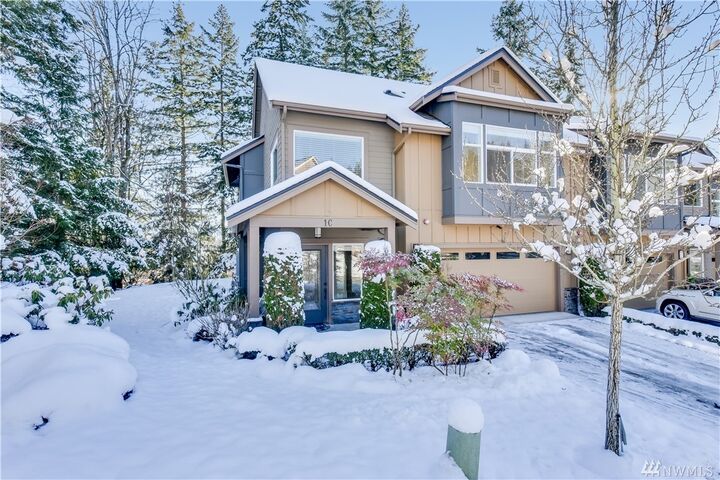 Property Photo: 900 228th Ave NE 1C WA 98074