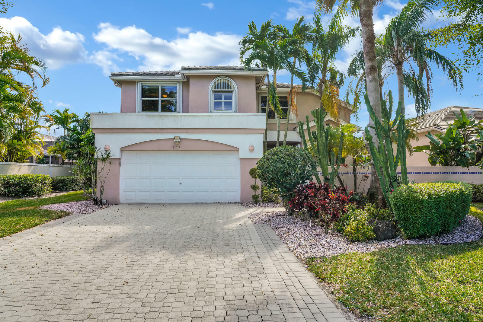 Property Photo:  7981 Travelers Tree Drive  FL 33433 