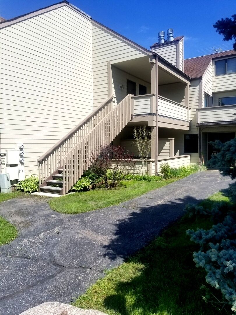 Property Photo:  3310 Berwyn Avenue 221  IL 60064 