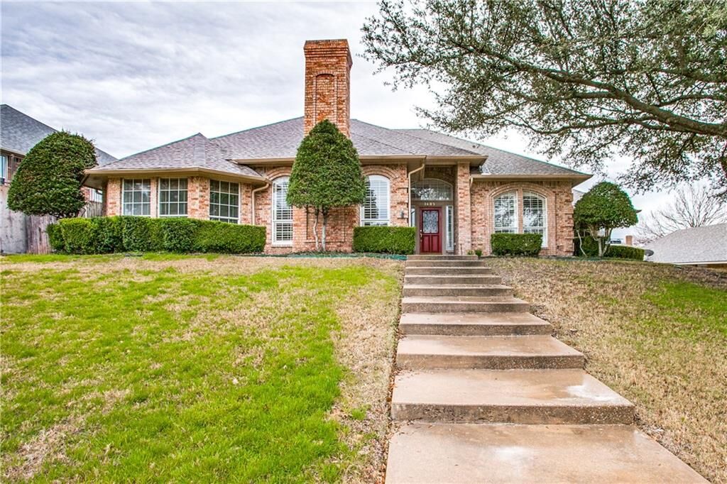 Property Photo: 1605 Stoneybrook Drive TX 75087