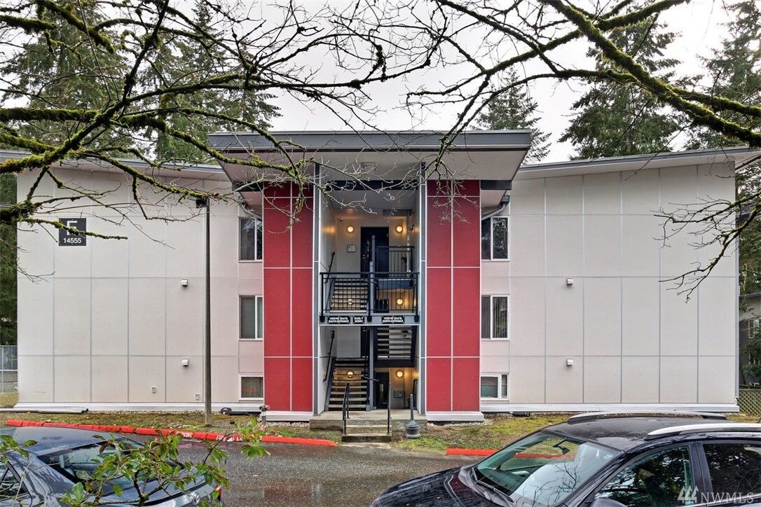 Property Photo: 14555 NE 32nd St F102 WA 98007