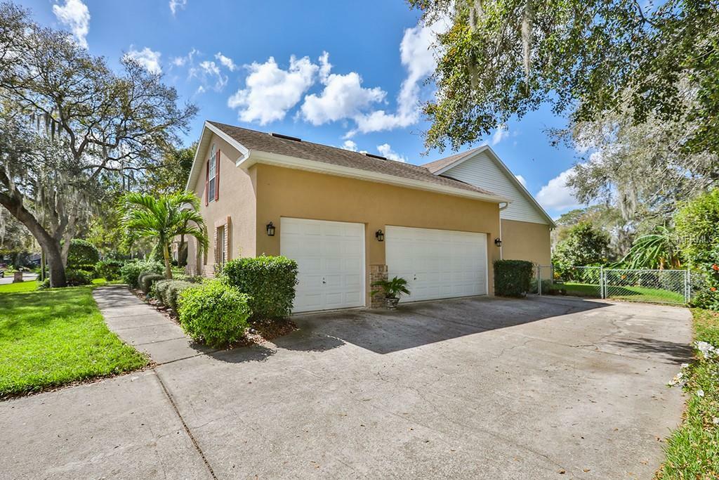 Property Photo:  10026 Kenda Drive  FL 33578 