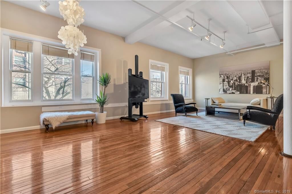 Property Photo: 8 Hughes Place 1N CT 06511