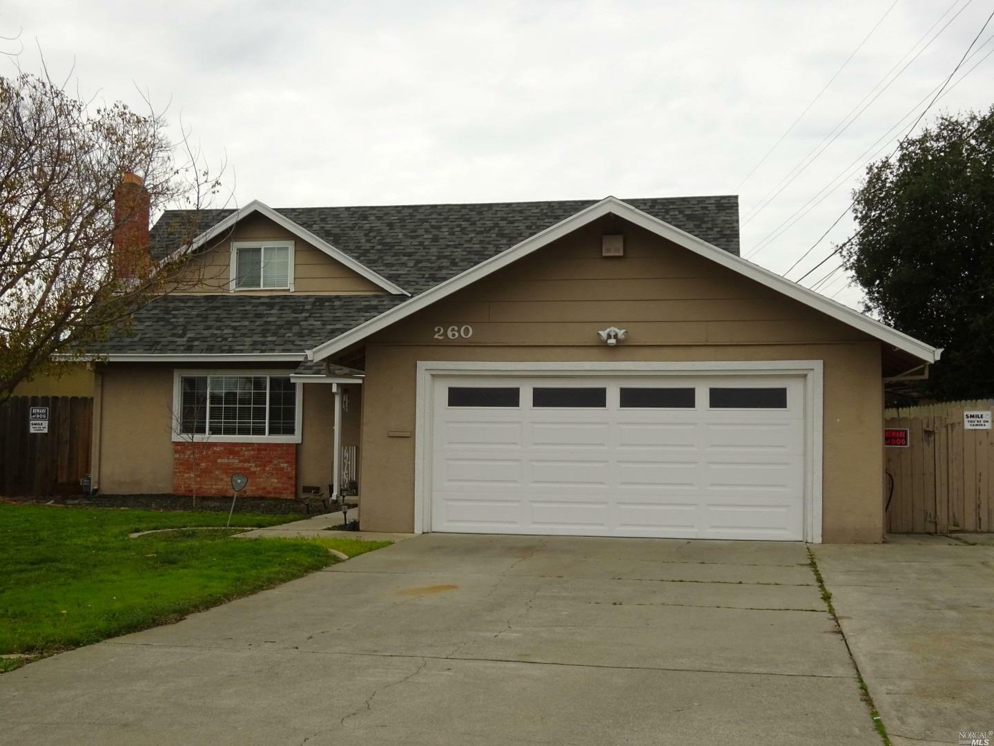 Property Photo: 260 Santa Barbara Way CA 94533