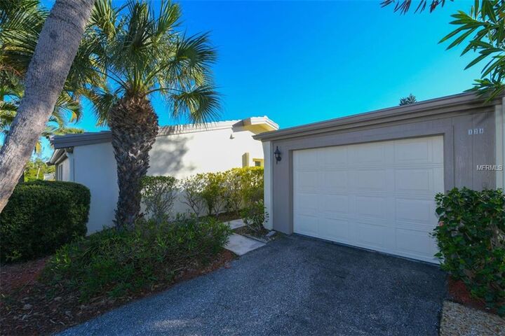 Property Photo:  124 Whispering Sands Circle V-17  FL 34242 