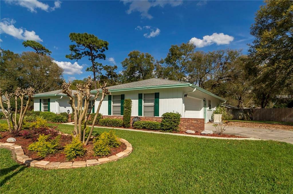 Property Photo:  560 Devonshire Boulevard  FL 32750 