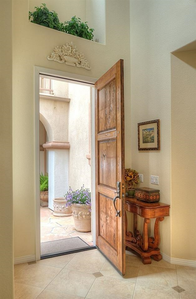 Property Photo:  543 Meridian Way  CA 92011 