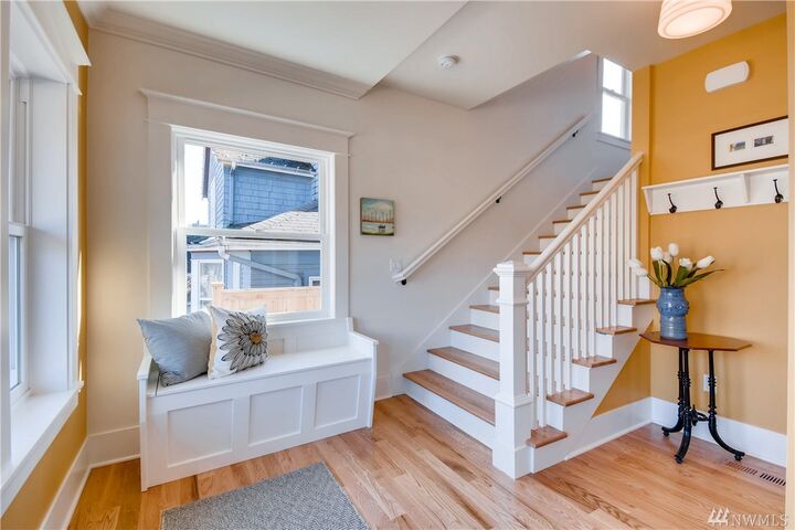 Property Photo:  161 Lynn St  WA 98109 