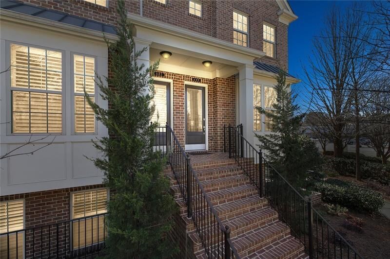 Property Photo: 465 Alderwood Street 30328