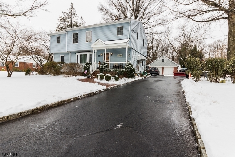 Property Photo:  1520 Rahway Rd  NJ 07076 