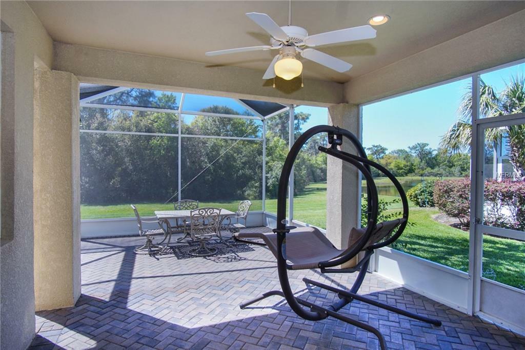 Property Photo:  1922 Sterling Glen Court  FL 33573 