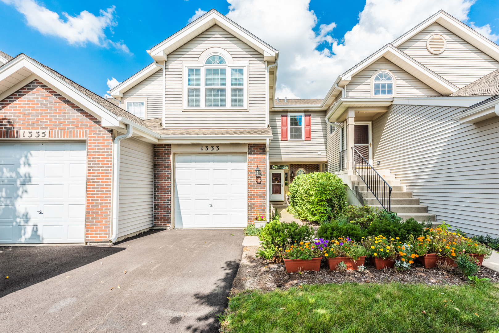 Property Photo: 1333 Providence Circle IL 60120