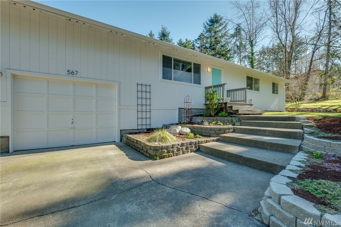 Property Photo:  567 6th Avenue  WA 98333 