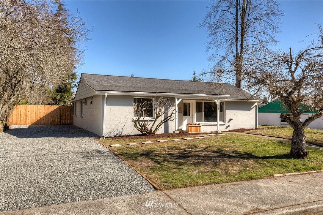 Property Photo: 23307 50th Avenue W WA 98043