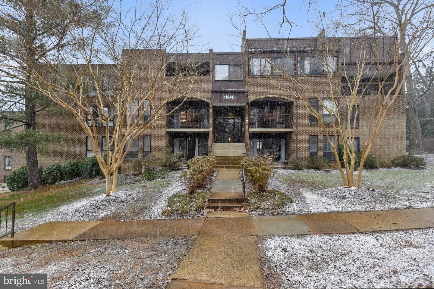 Property Photo:  11248 Chestnut Grove Square 150  VA 20190 