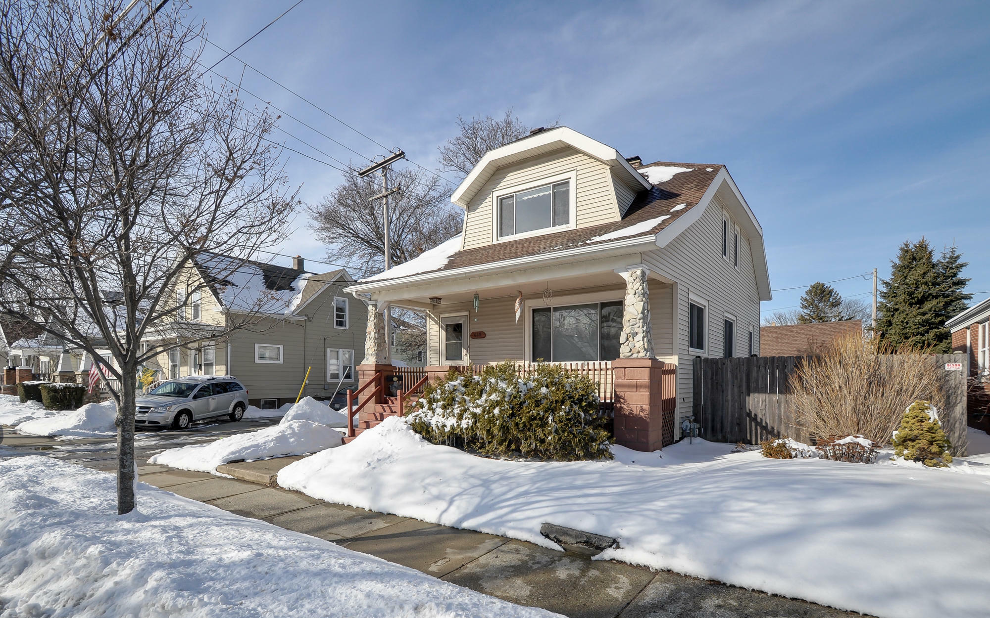 Property Photo:  610 Goold St  WI 53402 