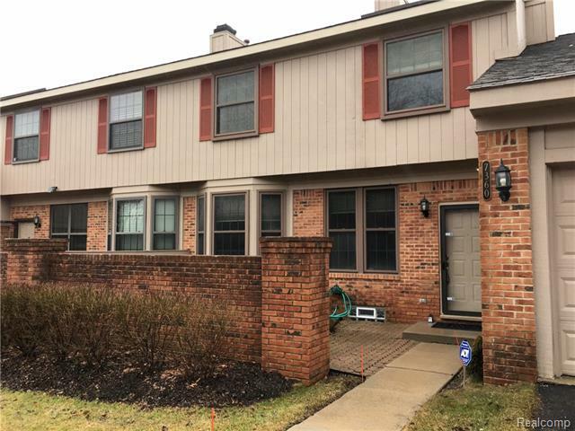 Property Photo: 7360 Meadowridge Drive MI 48322
