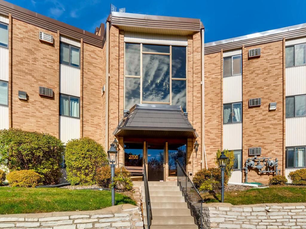 Property Photo:  2700 Oxford Street N 133  MN 55113 