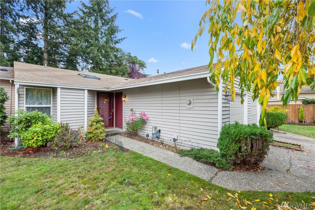 Property Photo:  13216 NE 138th Place  WA 98034 