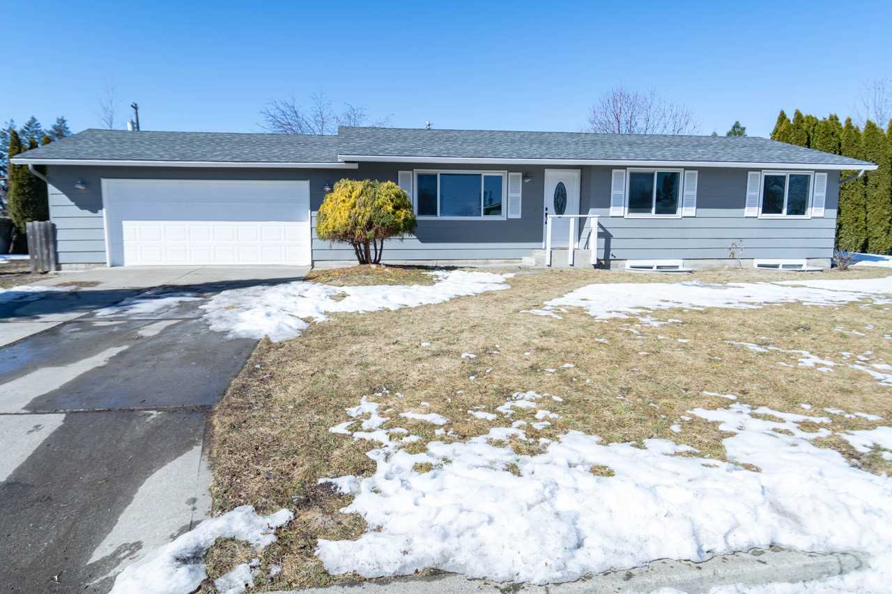 Property Photo: 25215 E Wabash Cir WA 99205