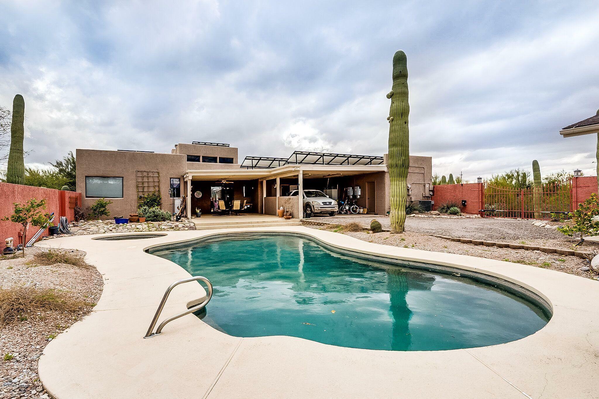 Property Photo:  800 N Camino Del Codorniz  AZ 85748 