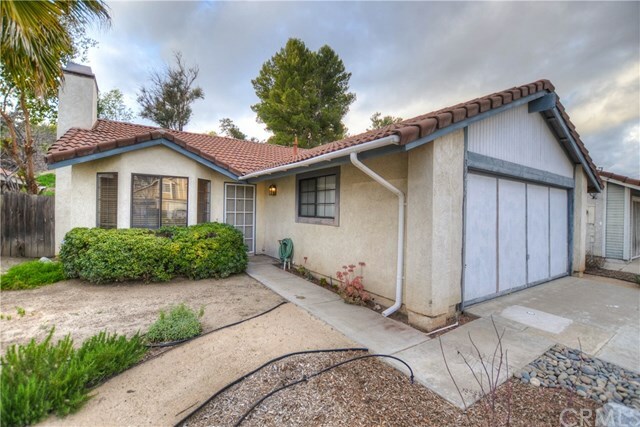 Property Photo:  39447 Oak Cliff Drive  CA 92591 