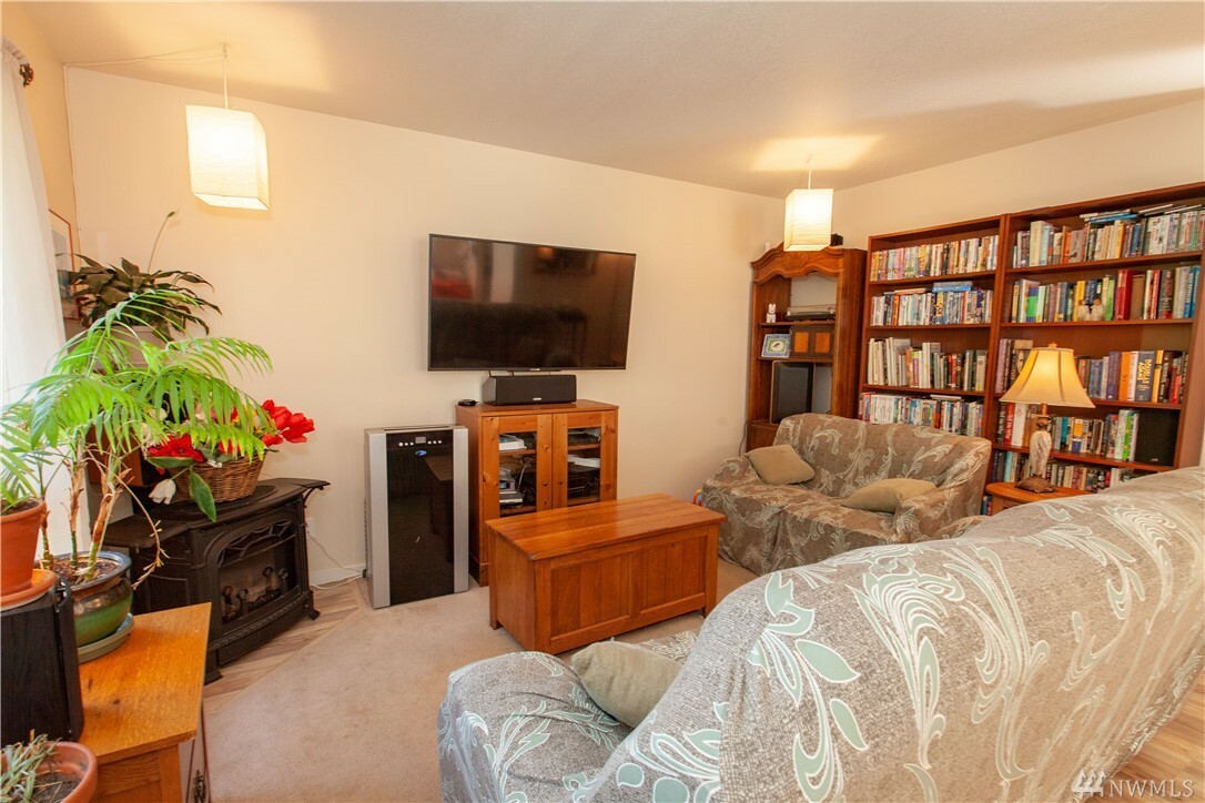 Property Photo:  5317 April Dr  WA 98260 