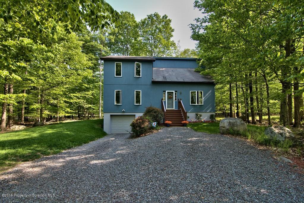 Property Photo: 8 Ingrid Drive PA 18424