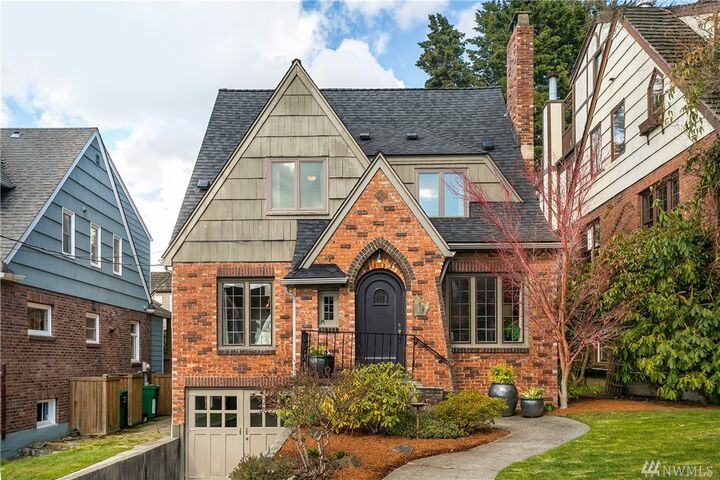 4332 NE 43rd St  Seattle WA 98105 photo