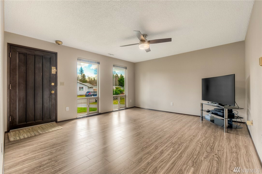 Property Photo: 2414 Parkwood Blvd WA 98374