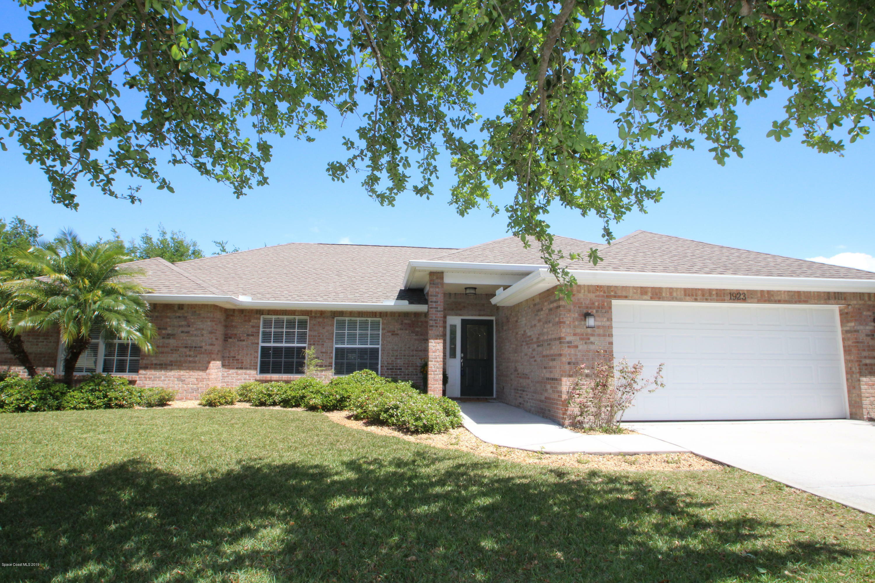 Property Photo:  1923 Windbrook Drive SE  FL 32909 