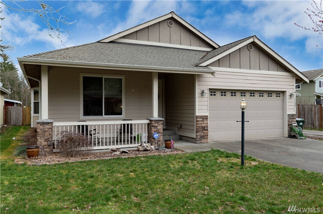 Property Photo: 1103 180th St E WA 98387