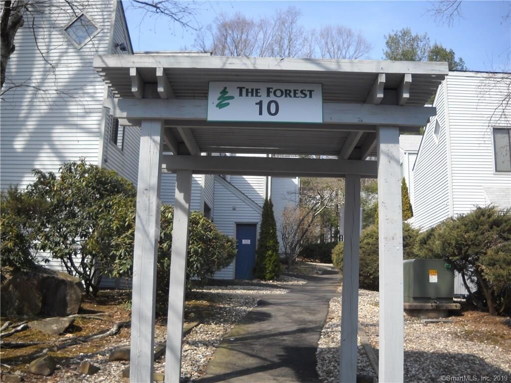 Property Photo:  10 Talcott Forest Road E  CT 06032 