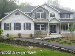 Property Photo: 111 Devonshire Court PA 18326