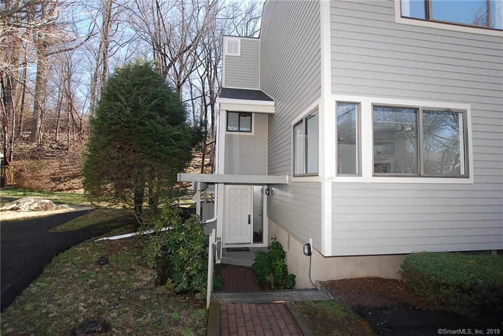 Property Photo: 133 Sunrise Hill Road 133 CT 06851