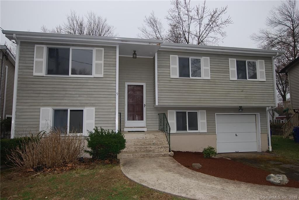 Property Photo: 9 Fairweather Drive CT 06851