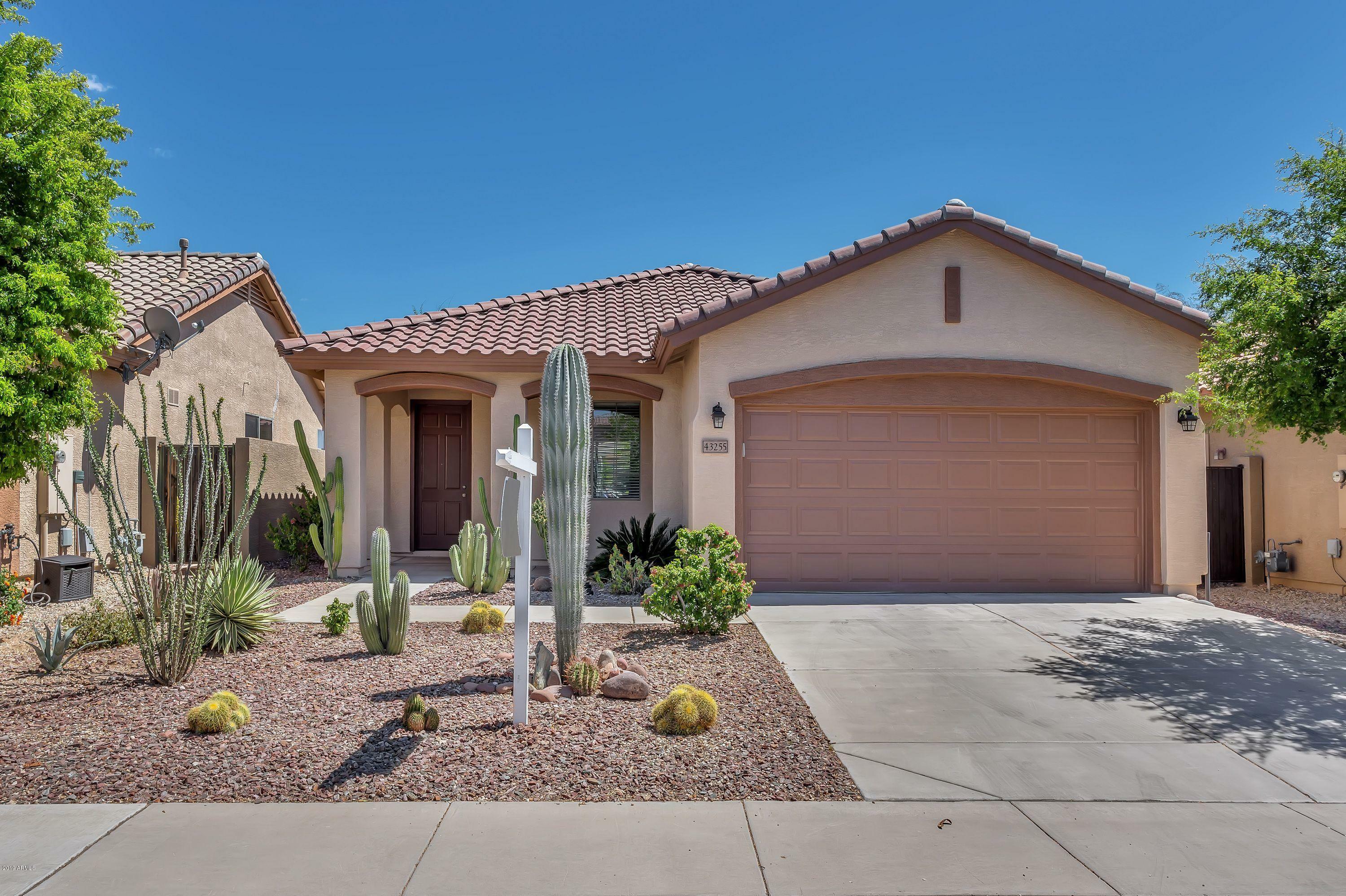 Property Photo:  43255 N Vista Hills Drive  AZ 85086 