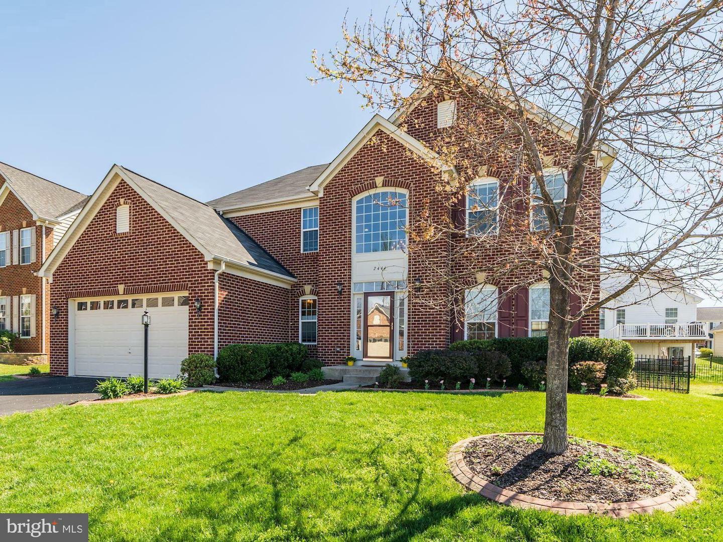 Property Photo: 2444 Trimaran Way VA 22191